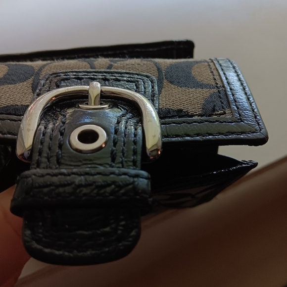 COACH COMPACT WALLET - Picture 8 of 13